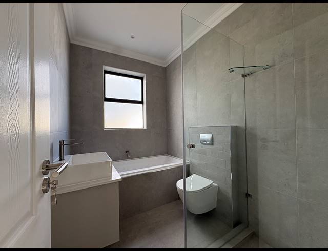 4 BEDROOM FREEHOLD FOR SALE IN SANDOWN